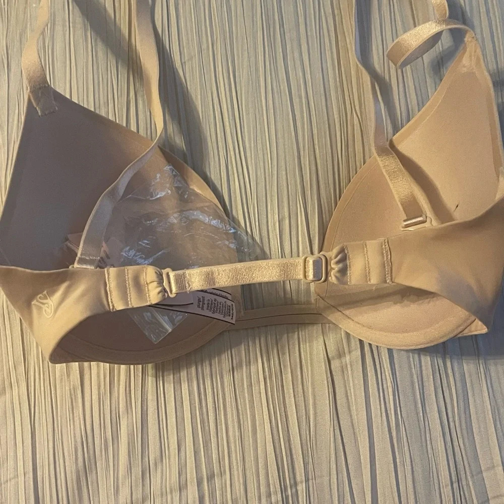 Victoria’s Secret‎ push up bra rhinestones nude beige size 34D